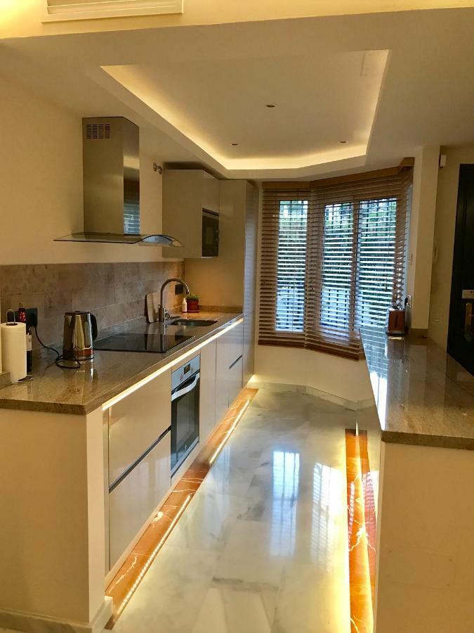 Las Lomas De Cabopino Marbella Eksteriør billede